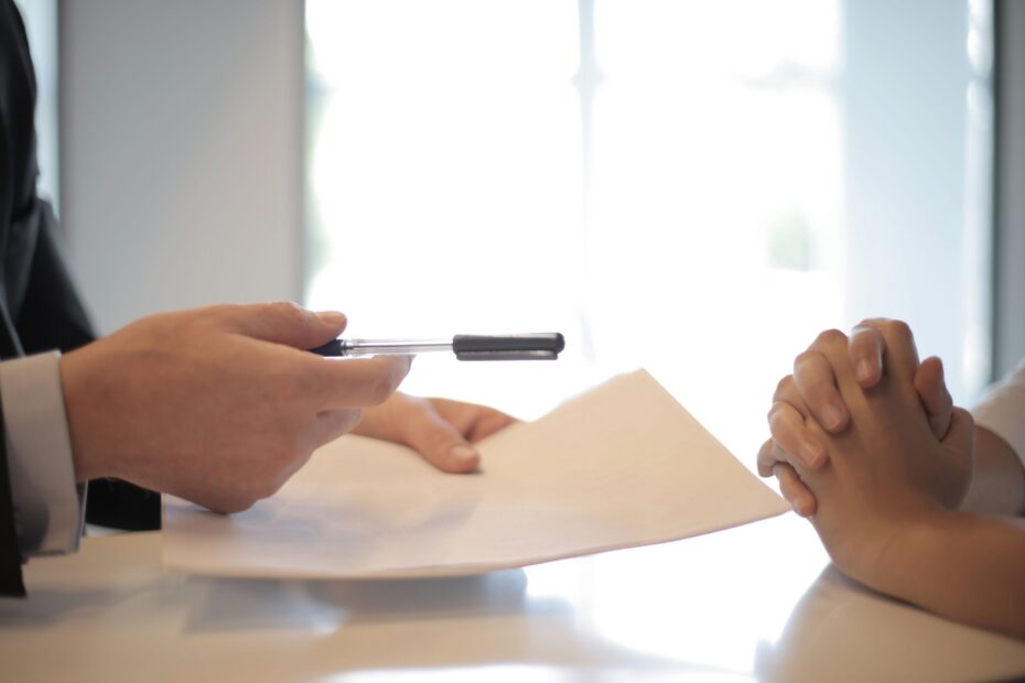 Abogado especialista en asesoramiento laboral, casos de despido, accidentes y enfermedades laborales